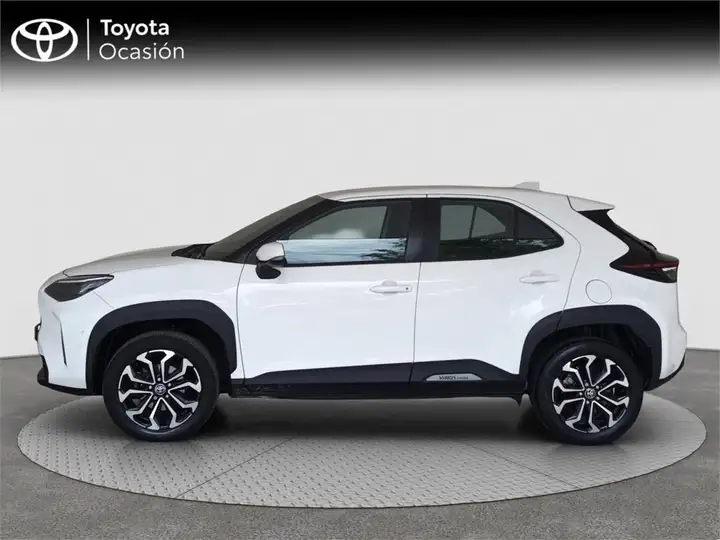 Toyota Yaris 2023, foto 3