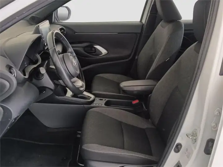 Toyota Yaris 2023, foto 12