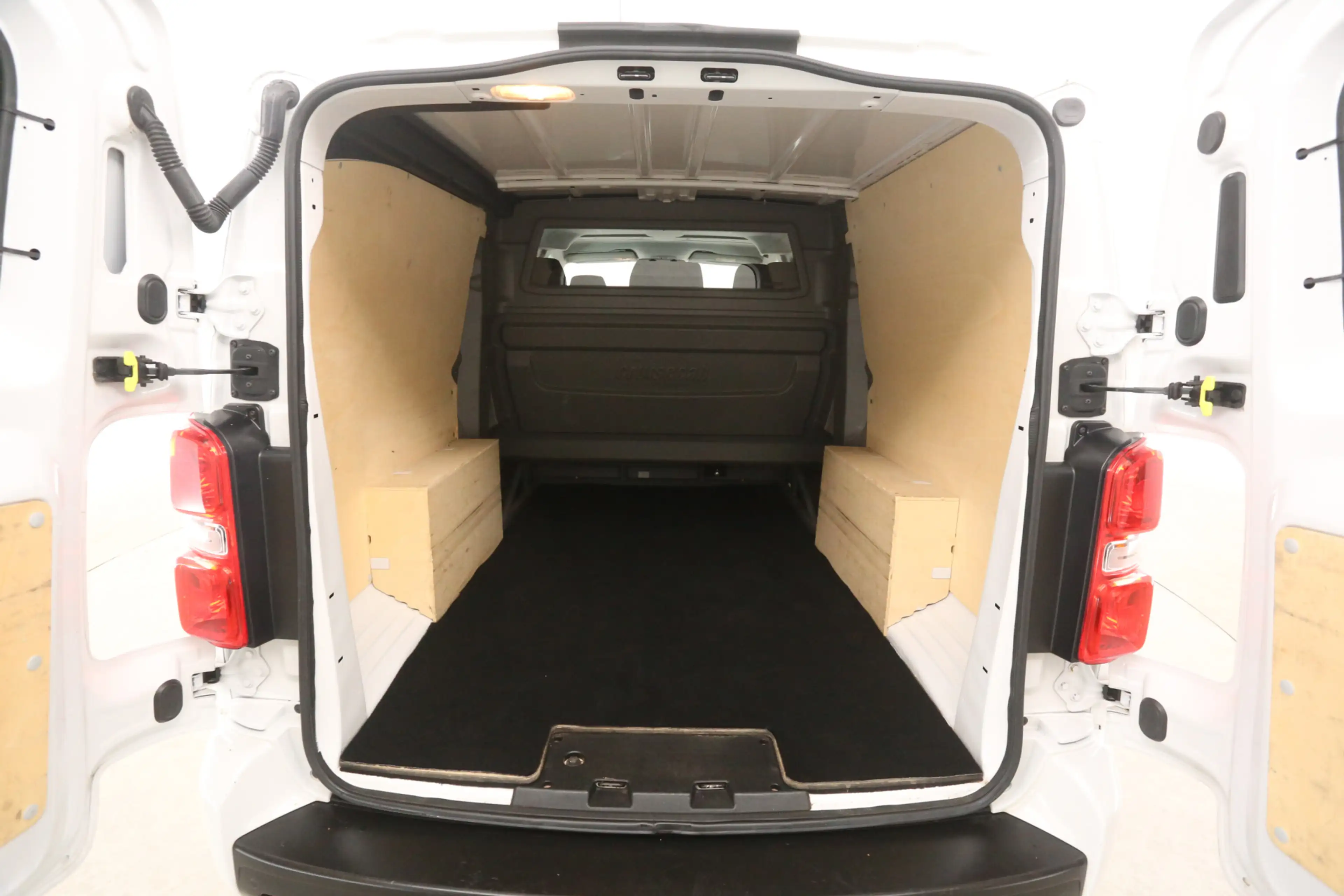 Peugeot Expert 2.0 BlueHDI L3H1 180PK | DC | 6 Zits | Automaat | — photo 4