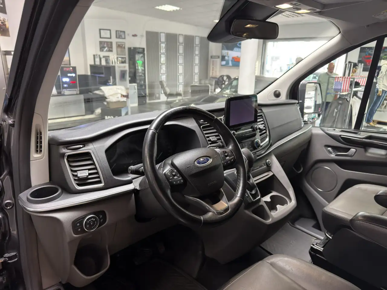FORD TOURNEO CUSTOM 2.0 TDCI 170CH - BVA - SELLERIE CUIR - 170.000 KMS
