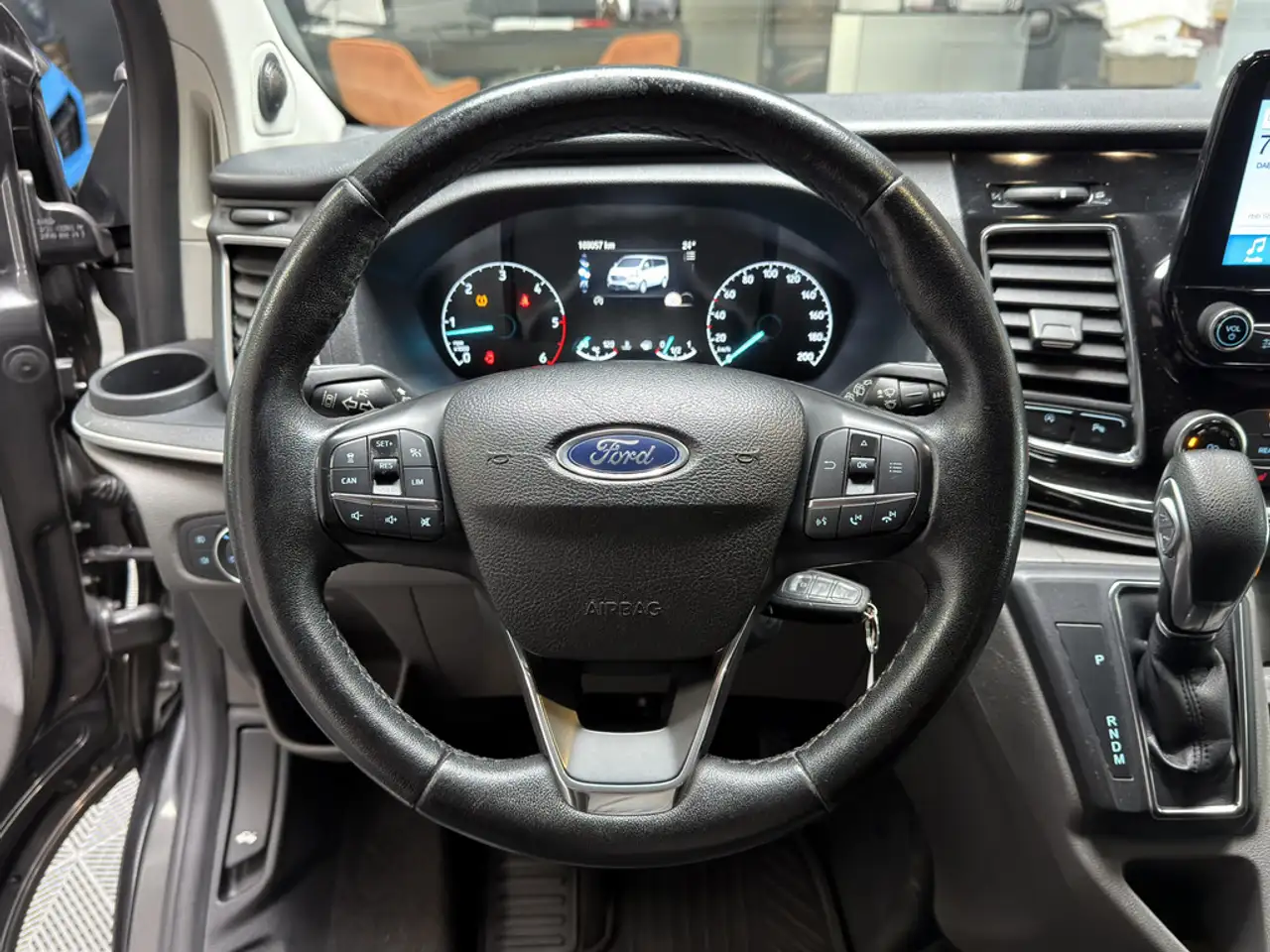 FORD TOURNEO CUSTOM 2.0 TDCI 170CH - BVA - SELLERIE CUIR - 170.000 KMS