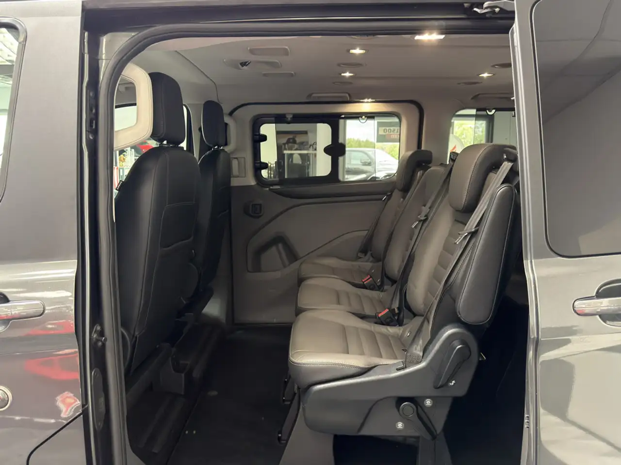 FORD TOURNEO CUSTOM 2.0 TDCI 170CH - BVA - SELLERIE CUIR - 170.000 KMS