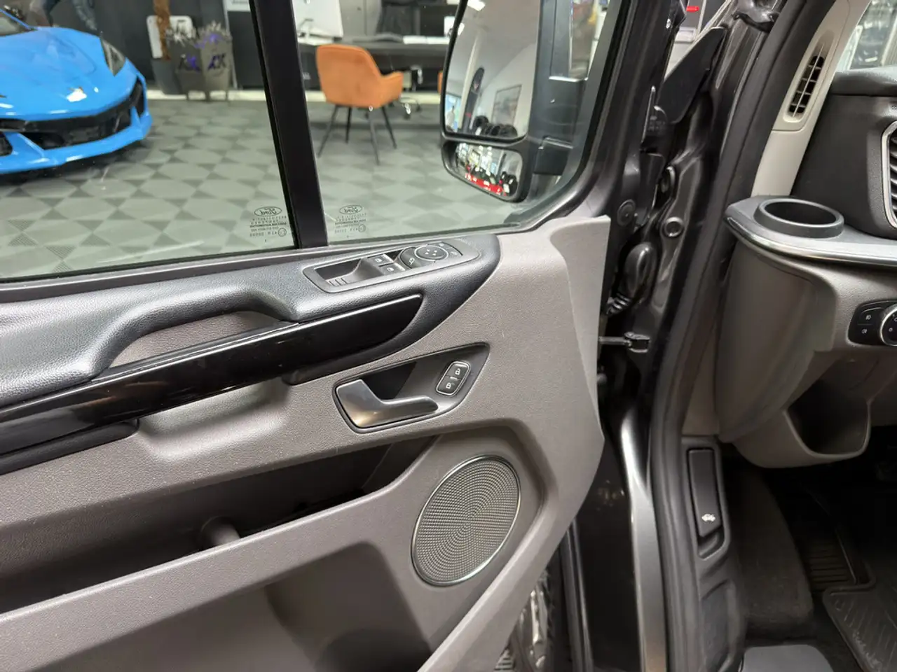 FORD TOURNEO CUSTOM 2.0 TDCI 170CH - BVA - SELLERIE CUIR - 170.000 KMS