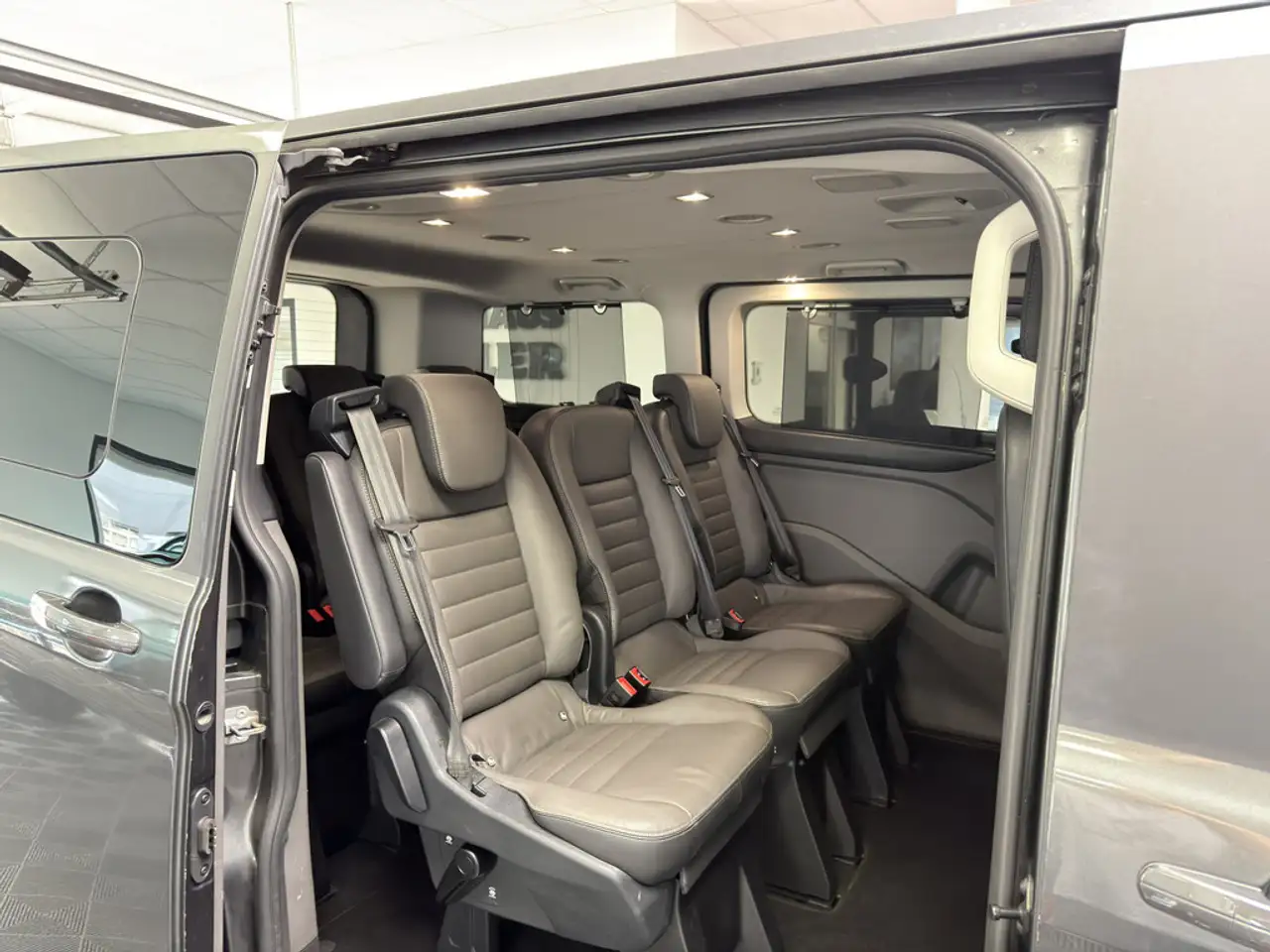 FORD TOURNEO CUSTOM 2.0 TDCI 170CH - BVA - SELLERIE CUIR - 170.000 KMS