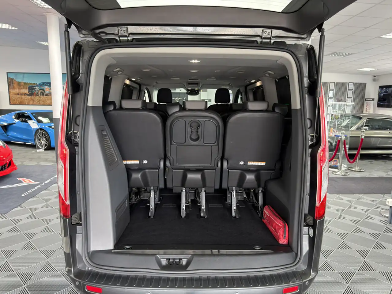 FORD TOURNEO CUSTOM 2.0 TDCI 170CH - BVA - SELLERIE CUIR - 170.000 KMS