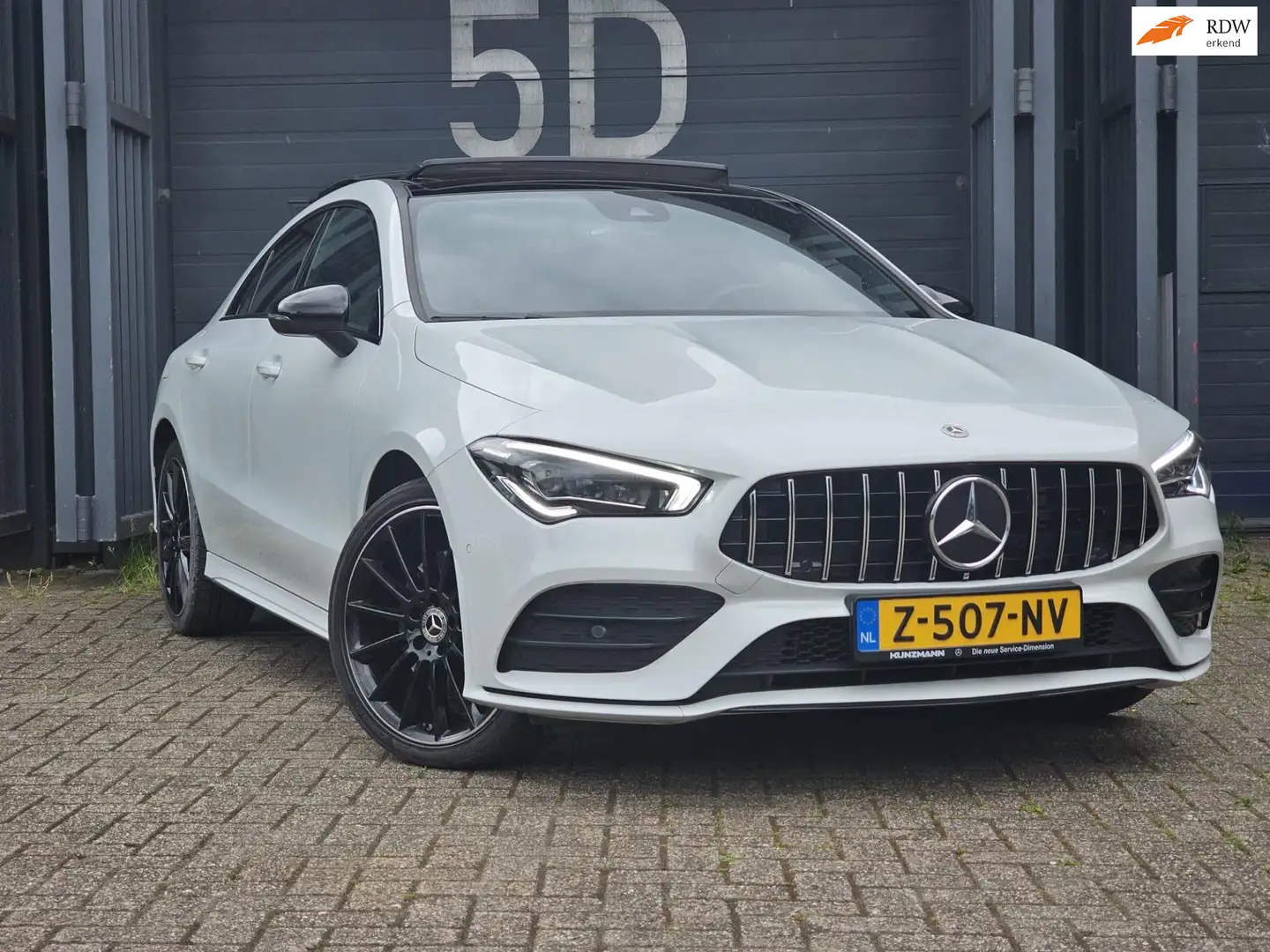 Mercedes-Benz CLA 250 e Business Line Pano Wit - 1