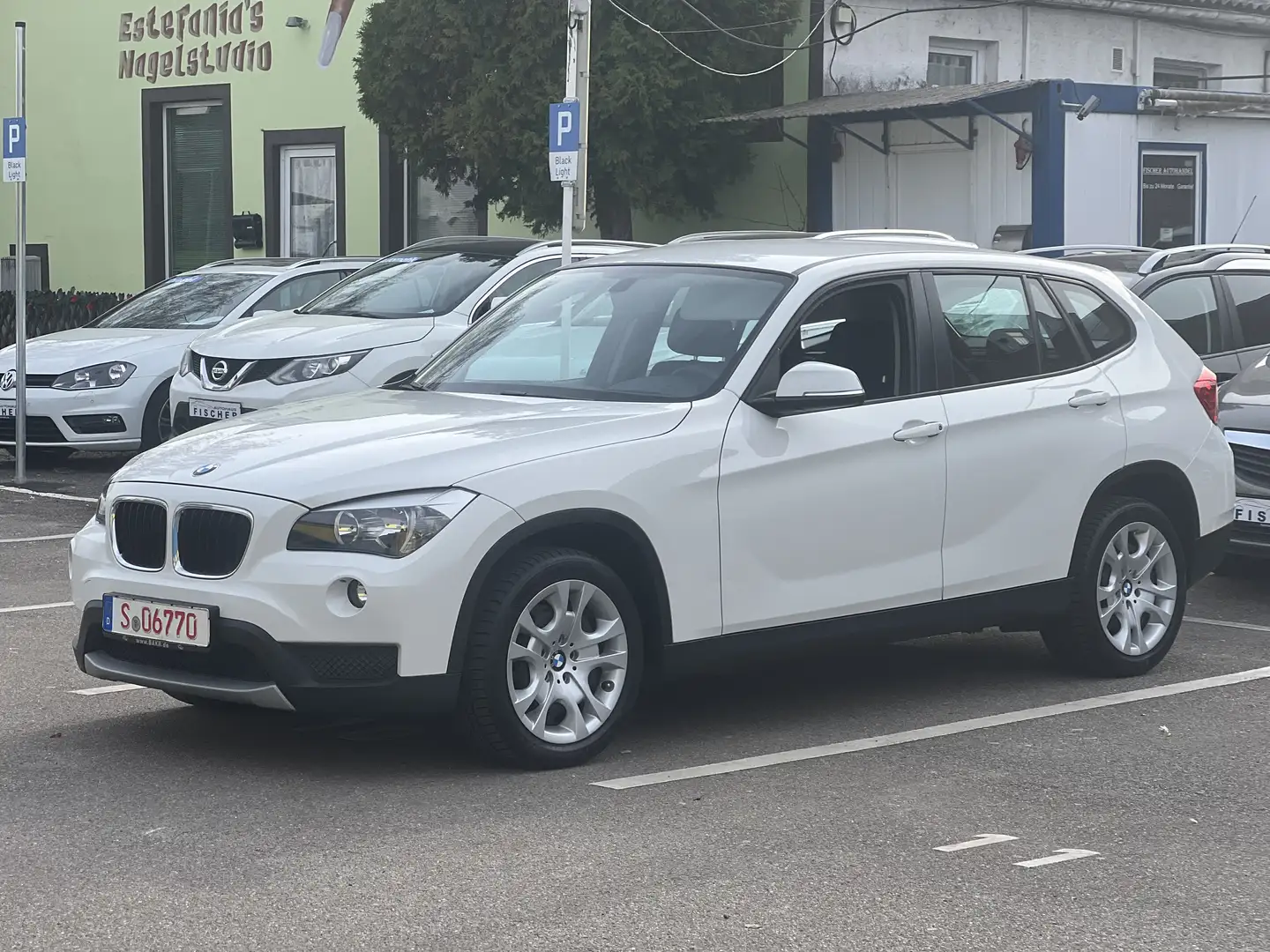 BMW X1 18 i sDrive Weiß - 1