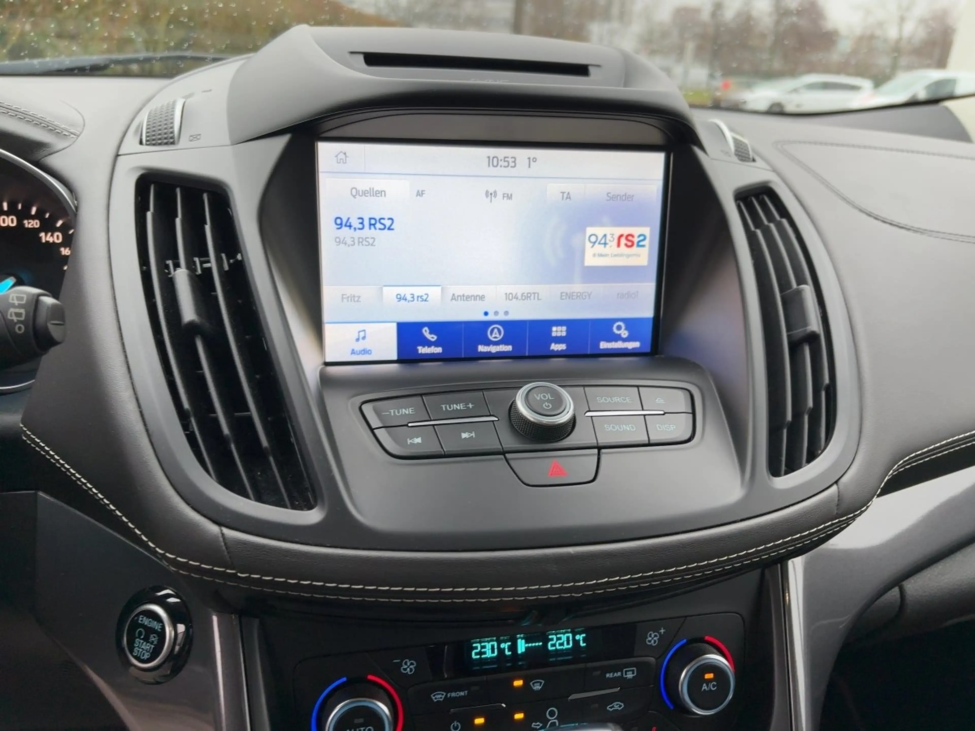 Ford Kuga VIGNALE Fahrerassi Navi BiXenon Winterpaket — photo 12
