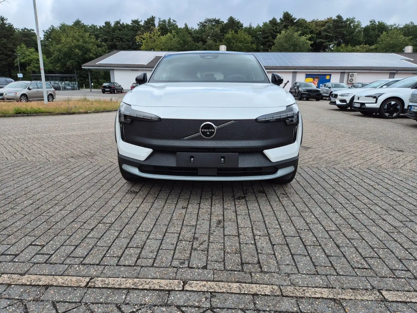 Volvo EX30 Cross Country 315 kW Twin Motor Performance Weiß - 2