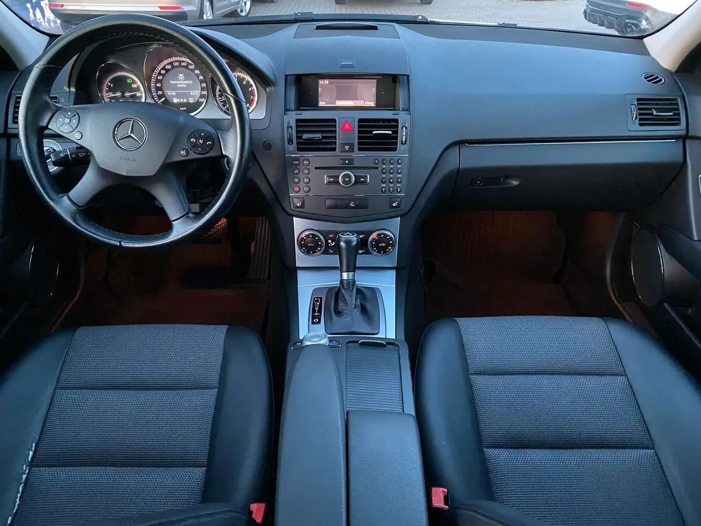 Mercedes-Benz C 200 T CGI BlueEfficiency Weiß - 2