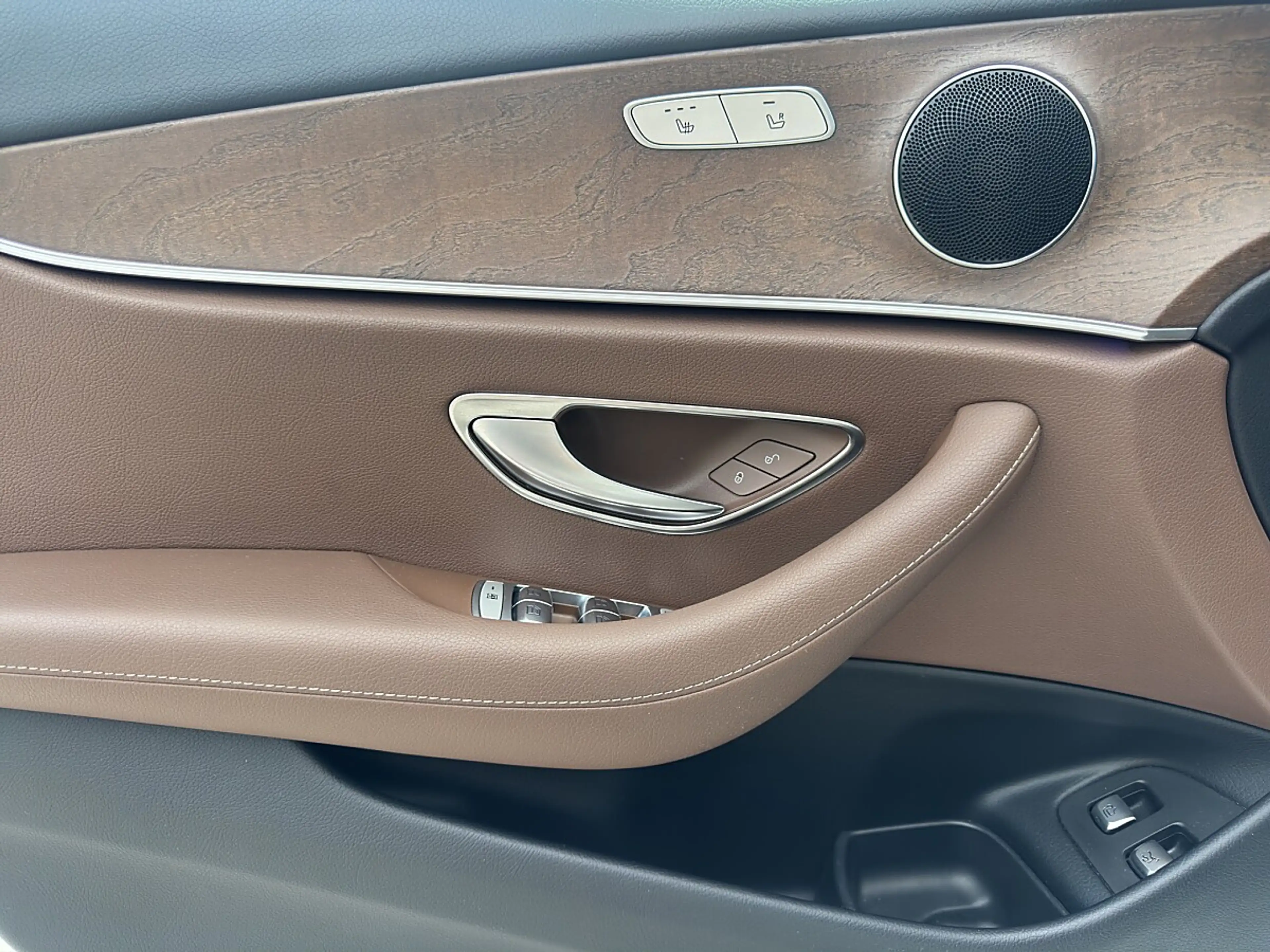 Mercedes-Benz E 350 d Avantgarde *ACC*Lineasist*AHK*360°*Panorama*L... — photo 14