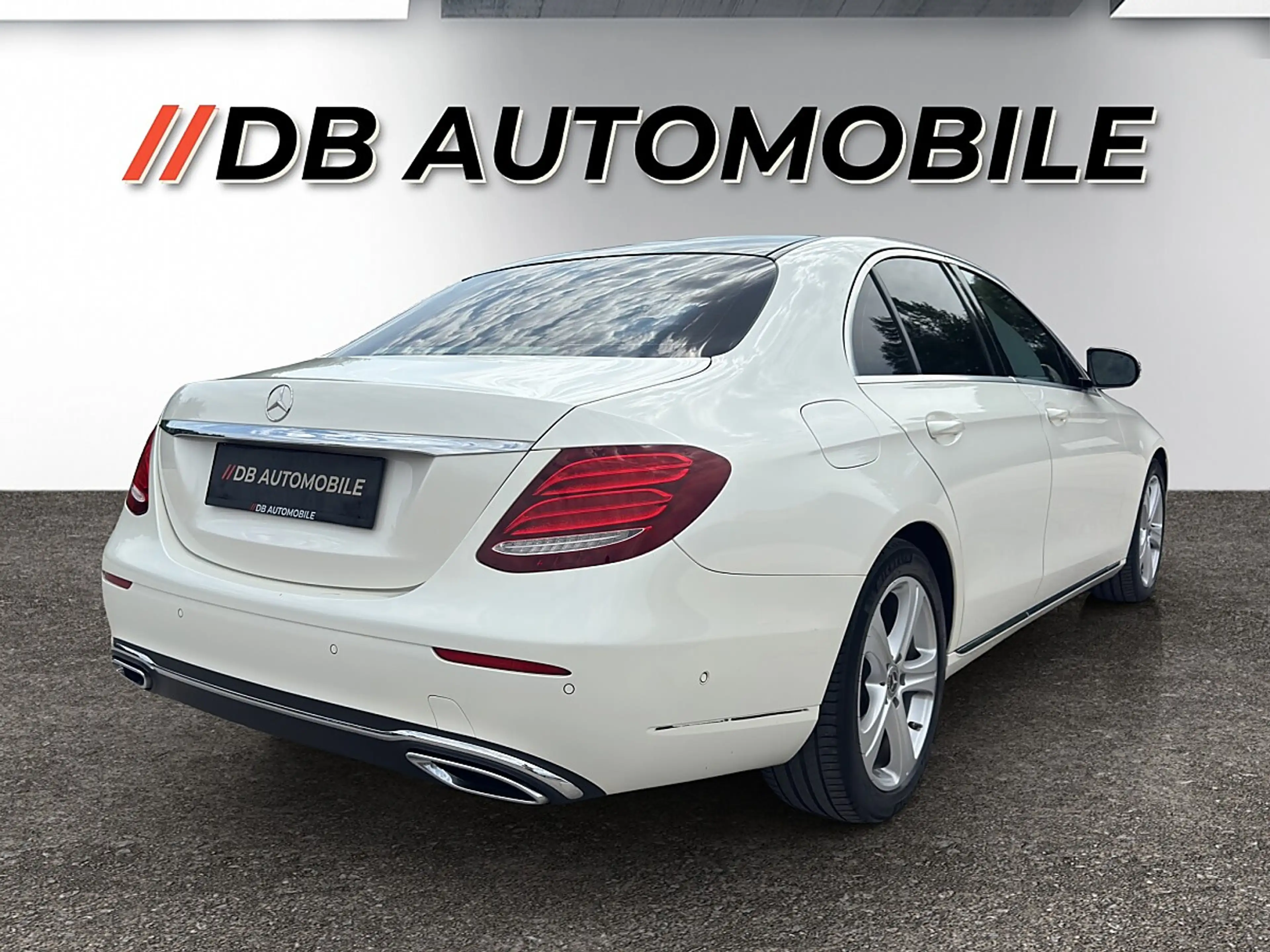 Mercedes-Benz E 350 d Avantgarde *ACC*Lineasist*AHK*360°*Panorama*L... — photo 5