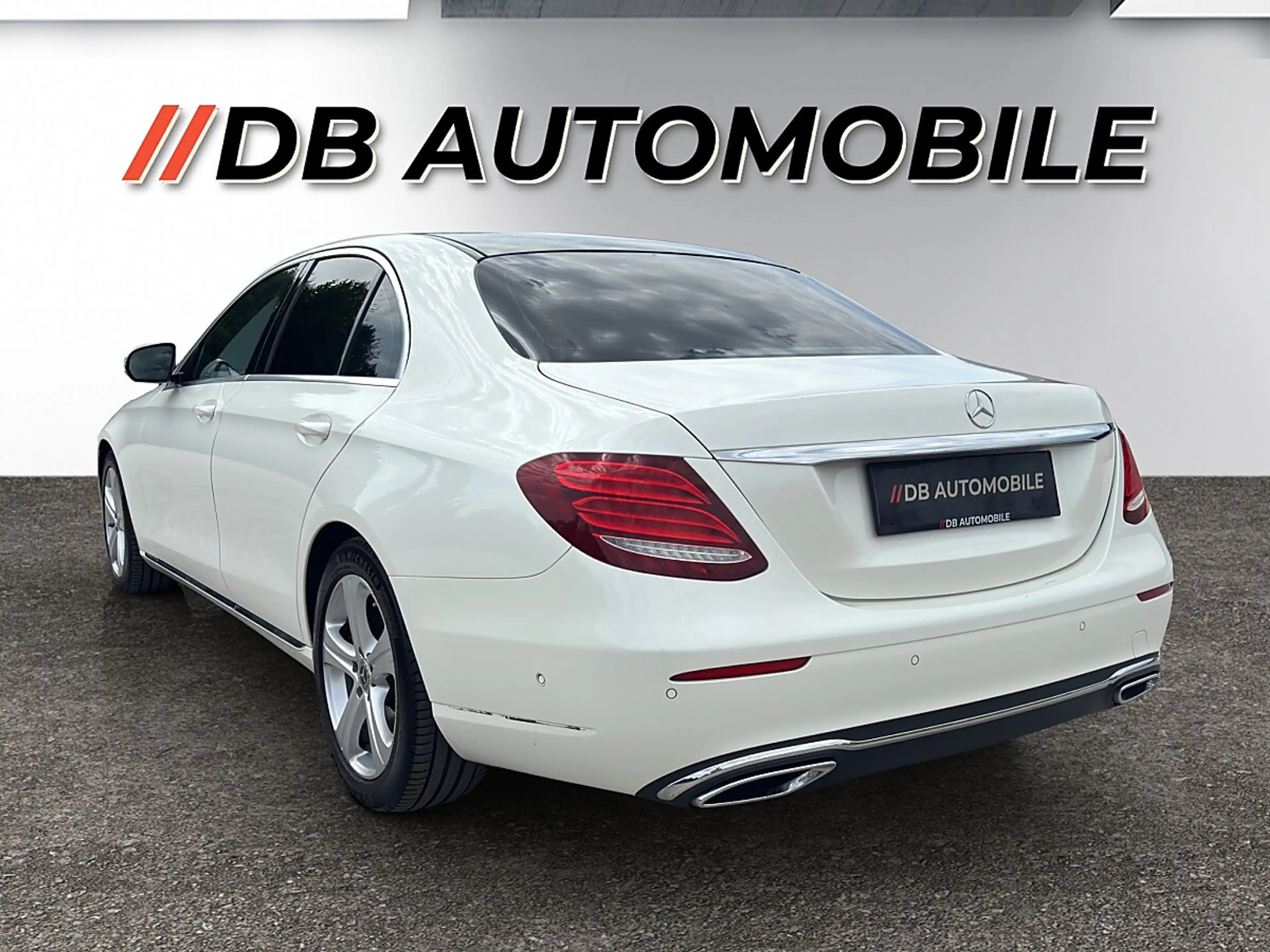 Mercedes-Benz E 350 d Avantgarde *ACC*Lineasist*AHK*360°*Panorama*L... — photo 7