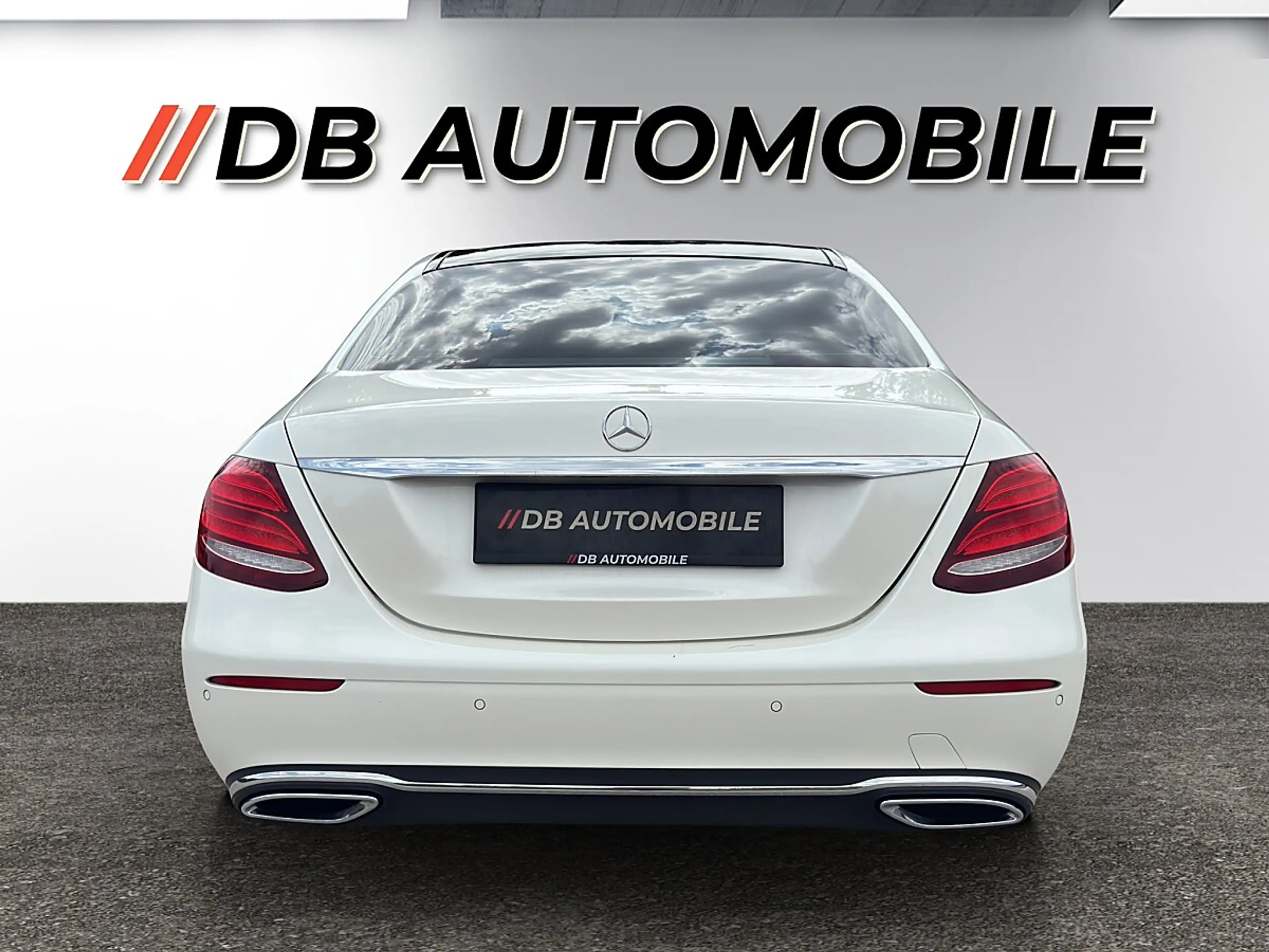 Mercedes-Benz E 350 d Avantgarde *ACC*Lineasist*AHK*360°*Panorama*L... — photo 6