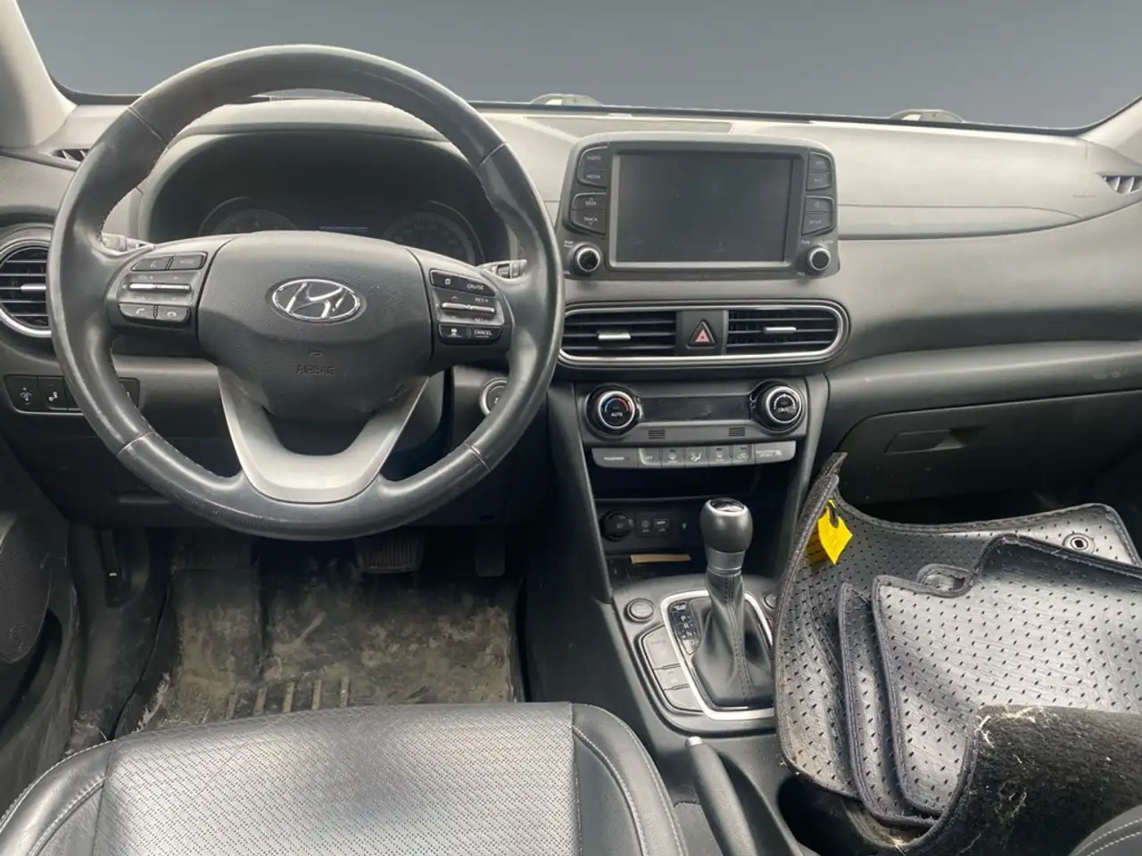 Hyundai KONA снимка Hyundai KONA
