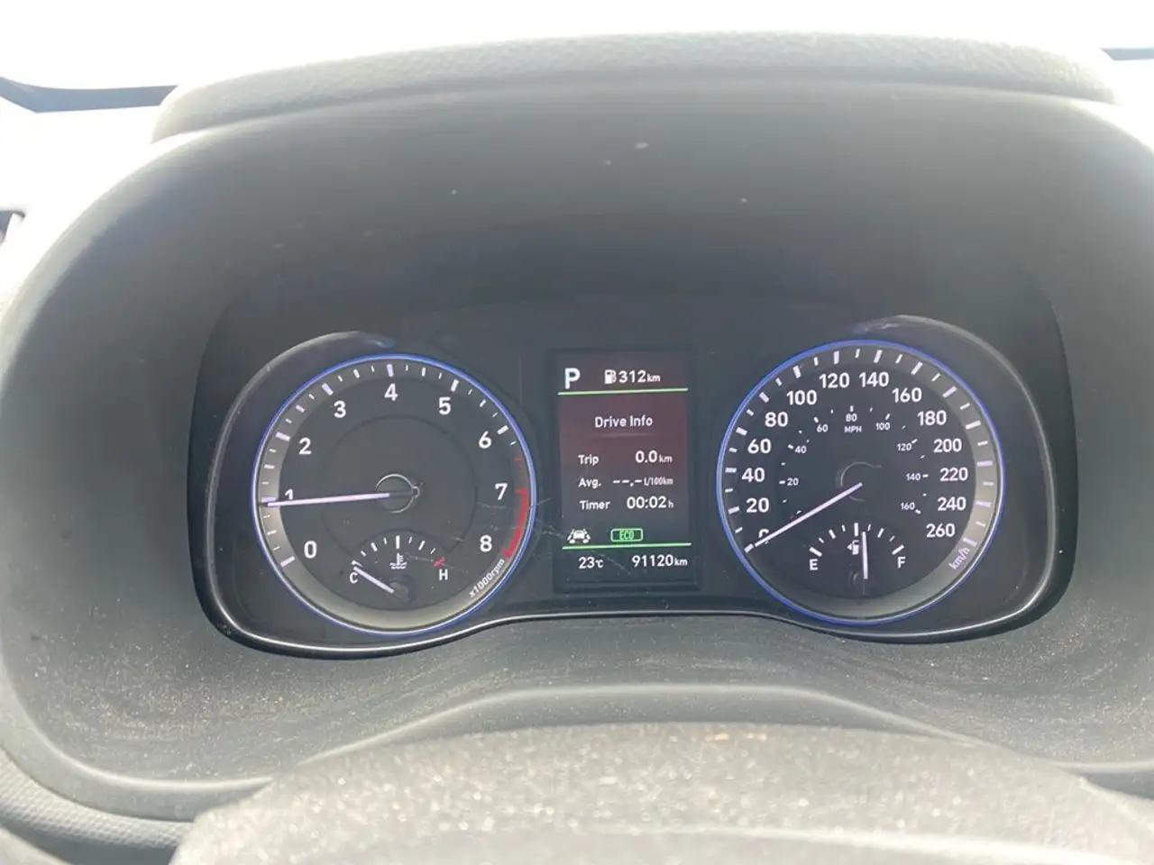 Hyundai KONA снимка Hyundai KONA