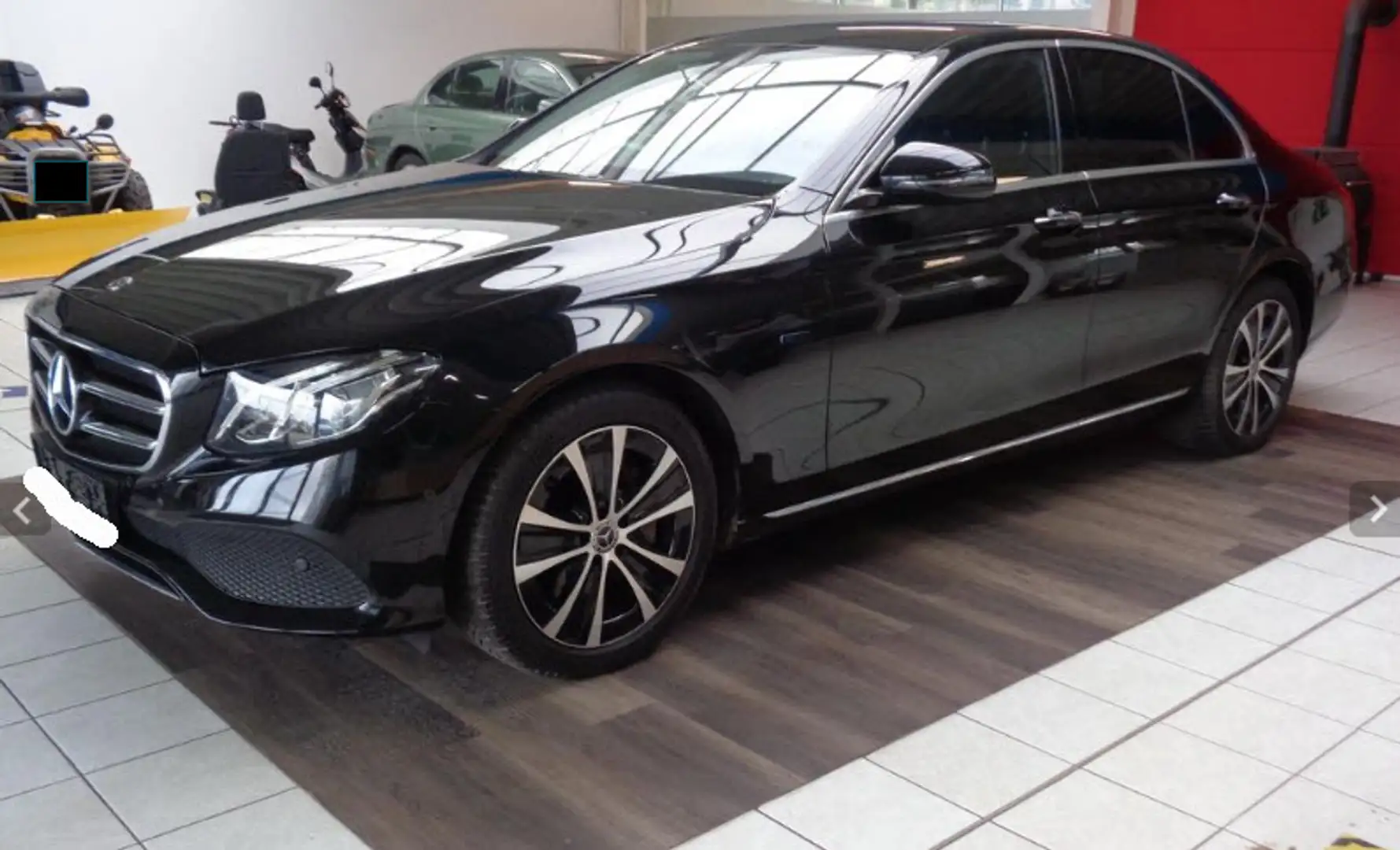 Mercedes-Benz E 300 de Black - 2