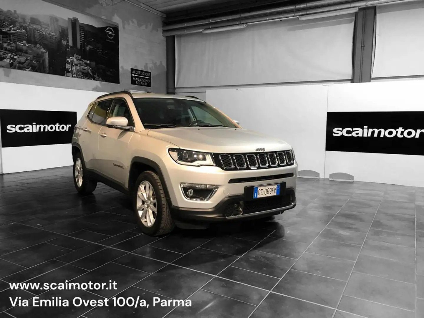 Jeep Compass 1.3 Turbo T4 150 CV aut. 2WD Limited Silber - 1