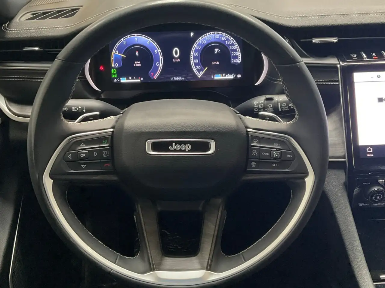Jeep Grand Cherokee снимка Jeep Grand Cherokee