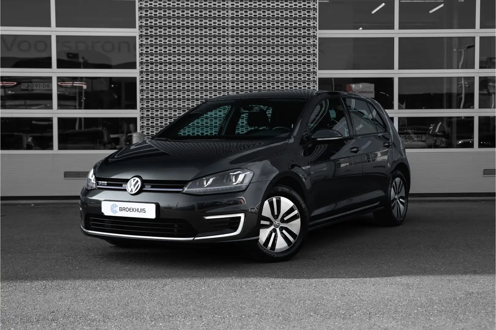Volkswagen Golf GTE 1.4 TSI DSG | Automaat | Trekhaak | Carplay Grijs - 1