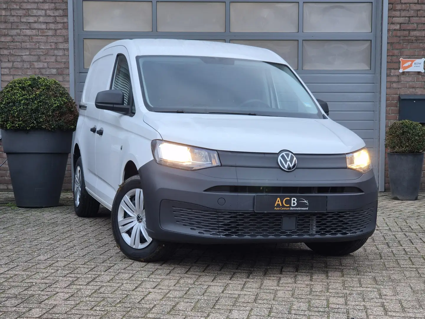 Volkswagen Caddy Benzine!! Grijs kenteken met slechts 7500 km op de Blanc - 1