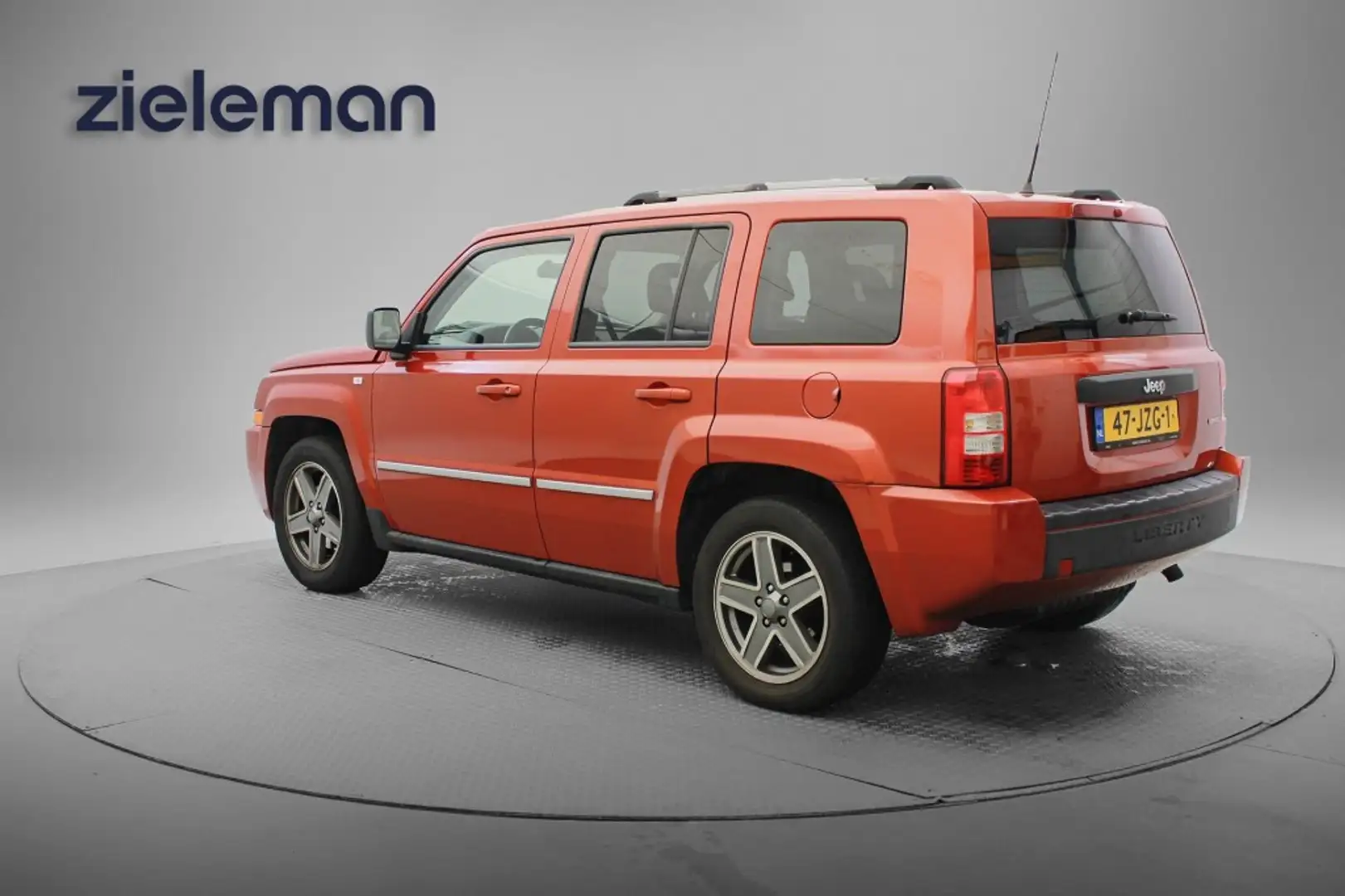 Jeep Patriot 2.4 LTD Liberty Automaat - Navi, Leer, Stoelverw. Oranje - 2