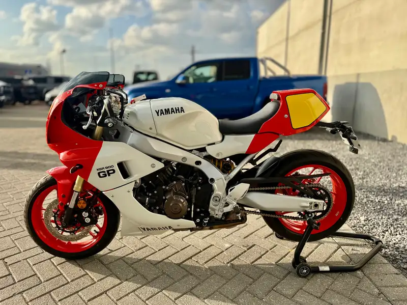 Yamaha XSR 900 - foto 3