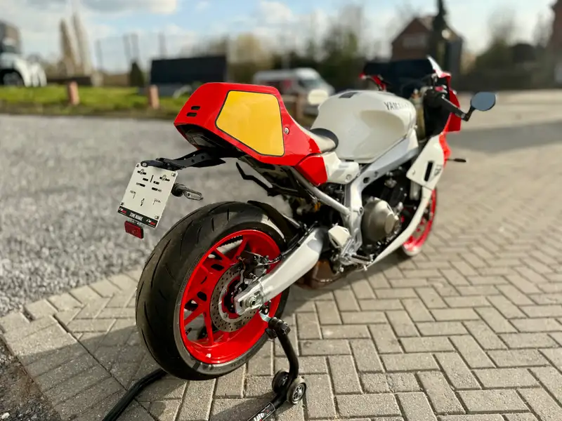 Yamaha XSR 900 - foto 2