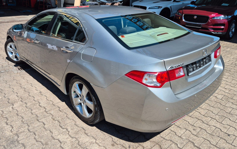 Honda Accord Lim. 2,0l Executive Inspektion Neu! — photo 2