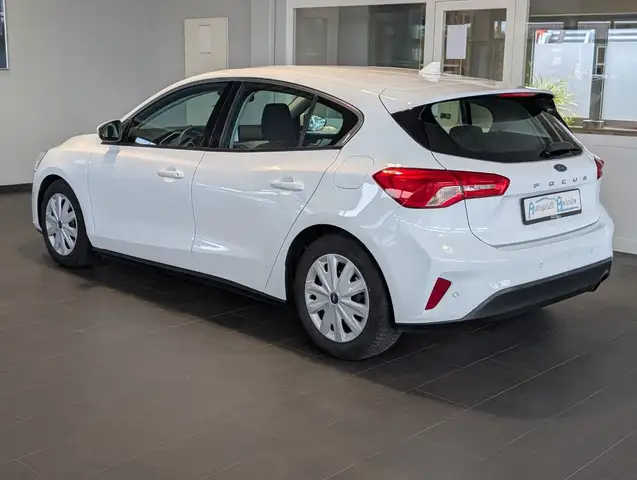 Ford Focus view 9