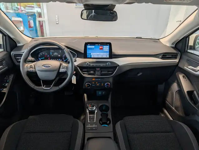 Ford Focus view 15