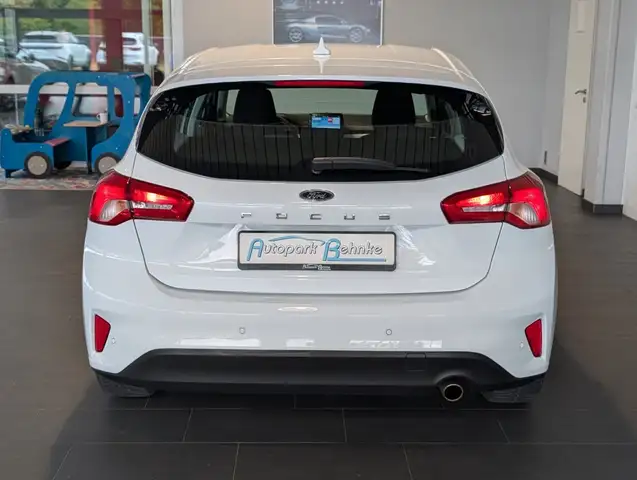 Ford Focus view 10