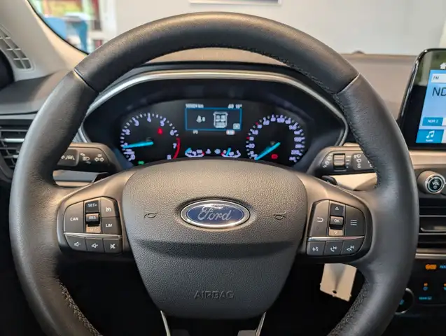 Ford Focus view 13