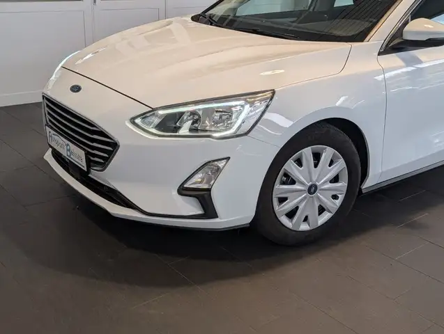 Ford Focus view 5