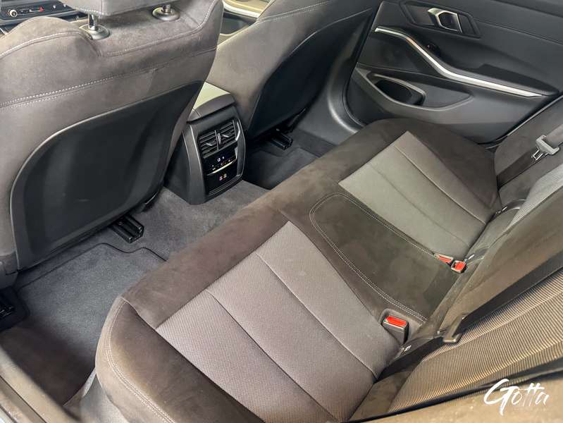 Photo du véhicule BMW 330