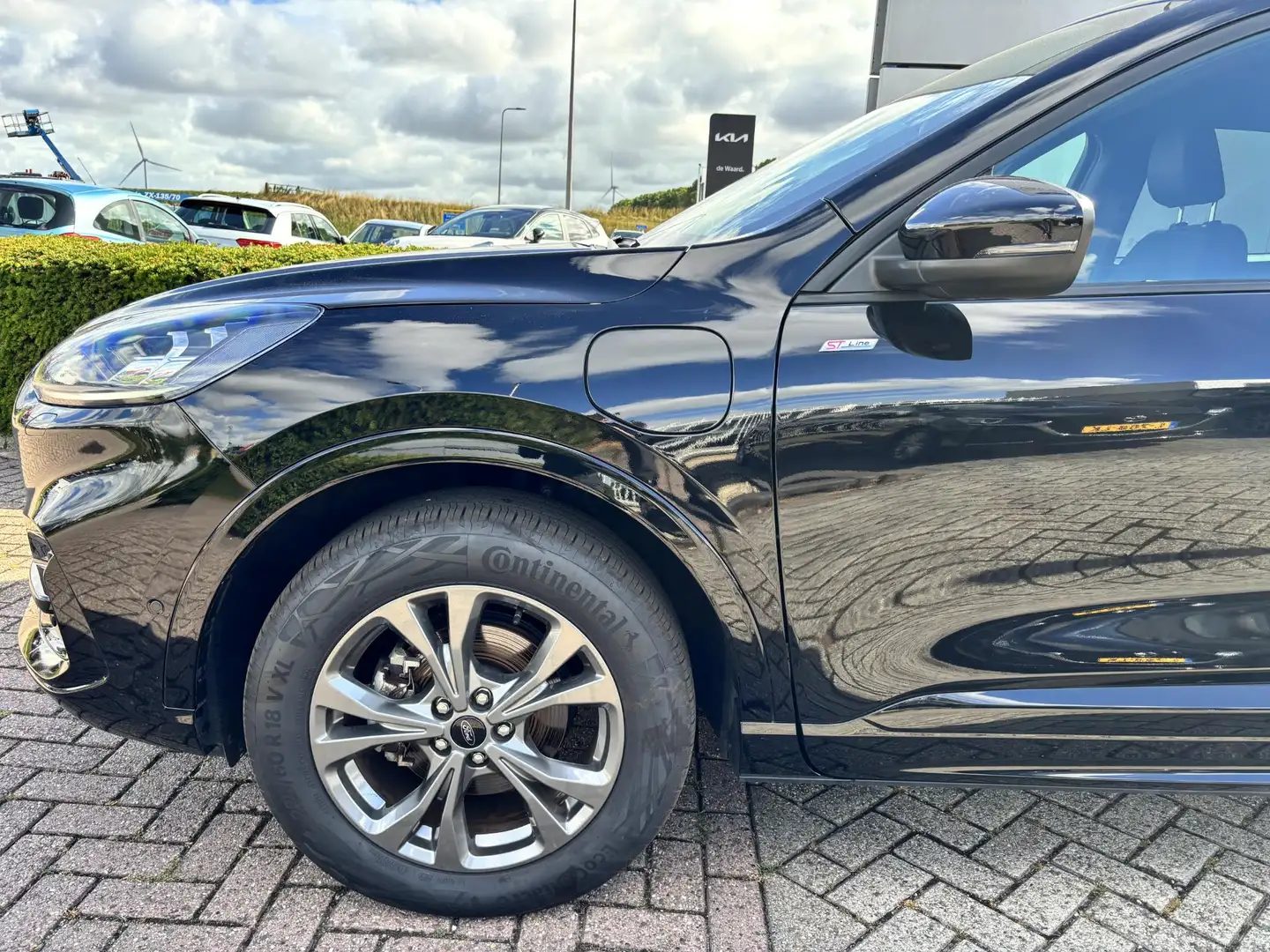 Ford Kuga 2.5 PHEV ST-Line X Zwart - 2