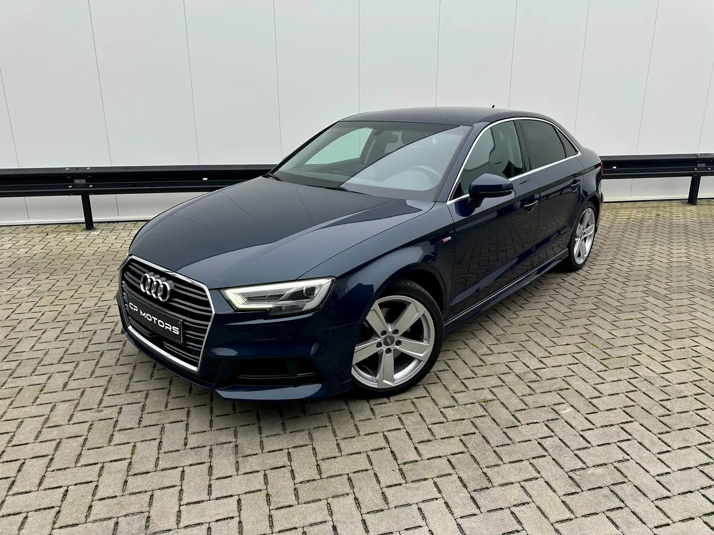 Audi A3 BERLINE | S-LINE | S-TRONIC | LED | TOP Blau - 1