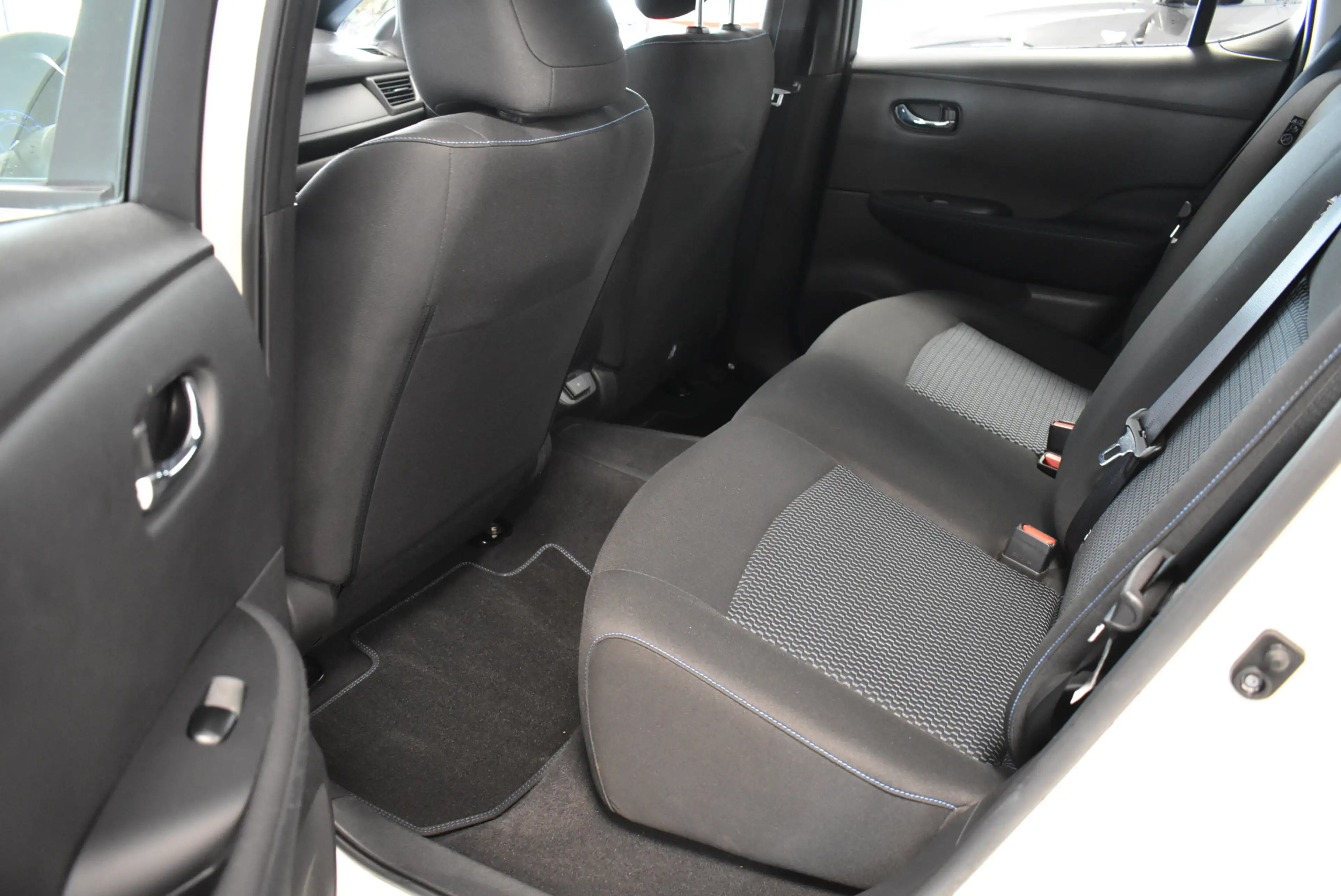 Nissan Leaf 40kWh Klimaaut Temp 1-Hand — photo 13