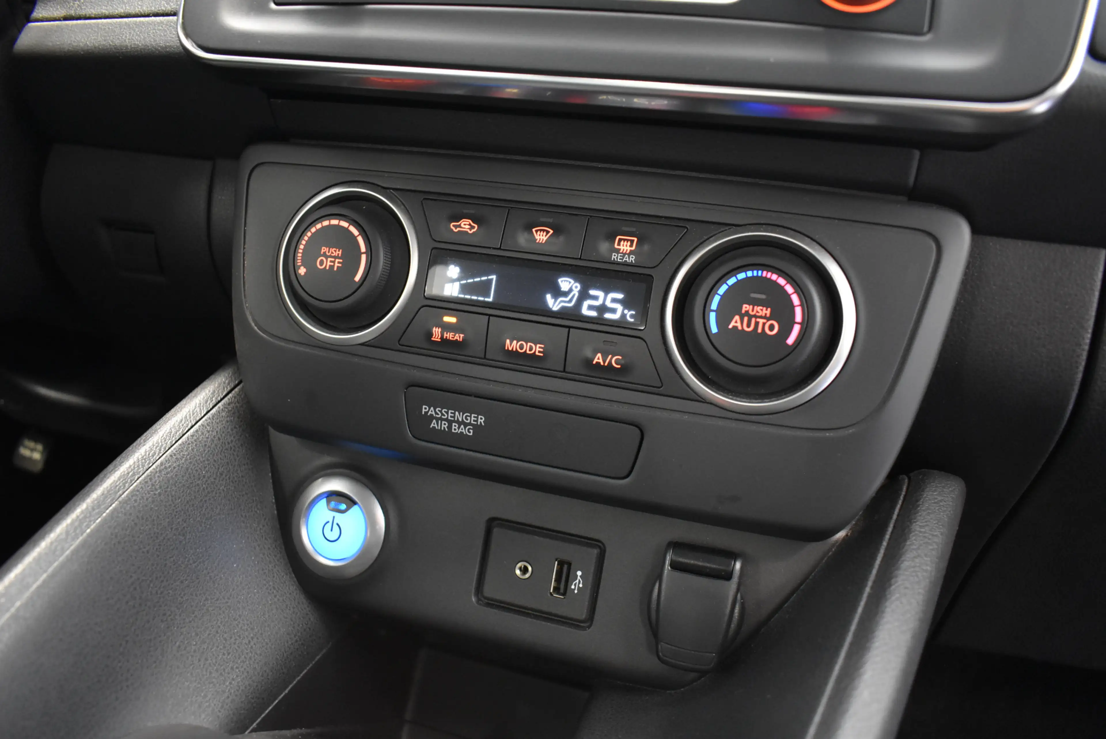 Nissan Leaf 40kWh Klimaaut Temp 1-Hand — photo 7