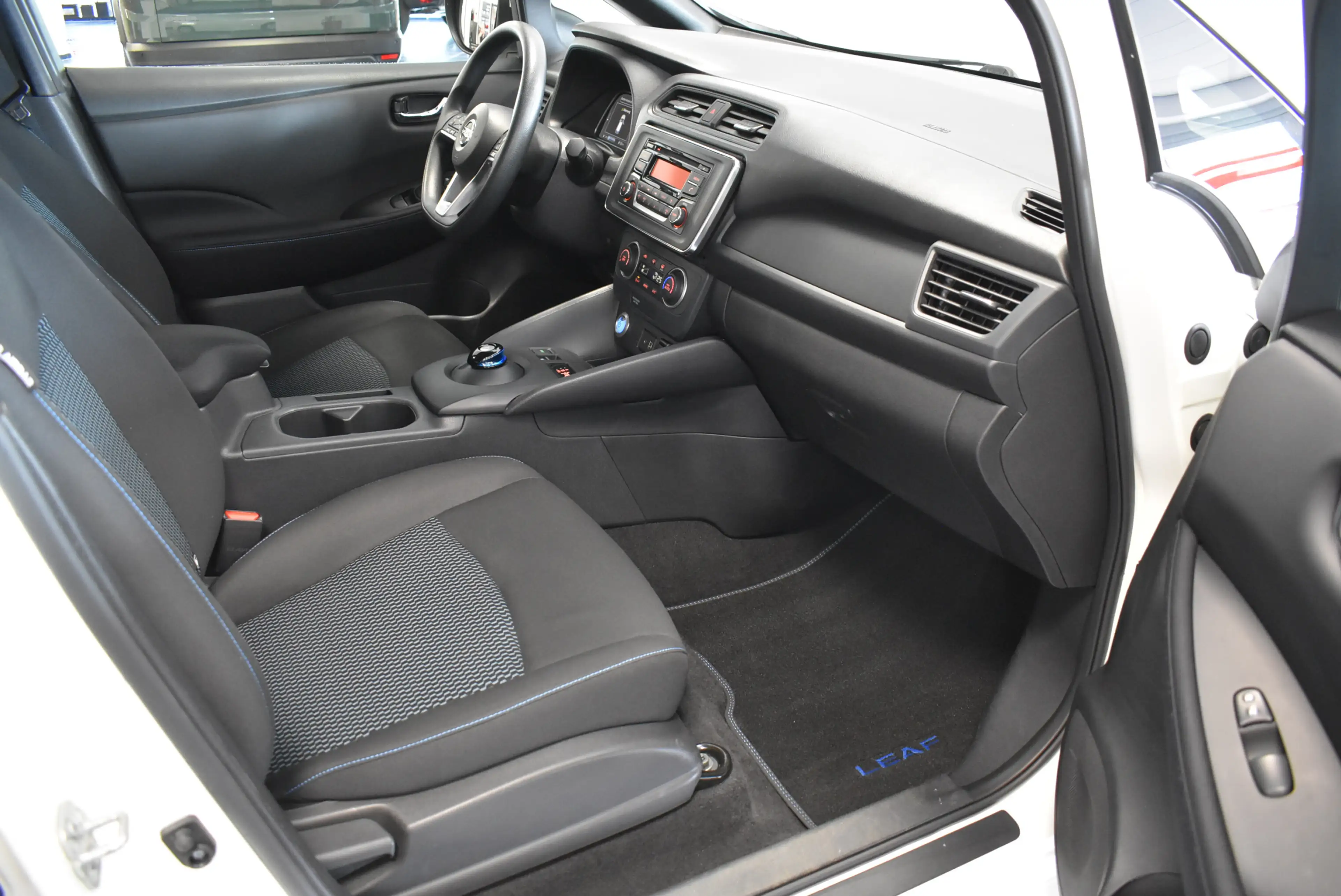 Nissan Leaf 40kWh Klimaaut Temp 1-Hand — photo 5