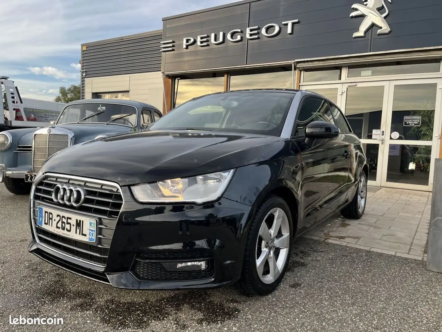 Audi A1 1.4 TDI ULTRA 90 Noir - 1