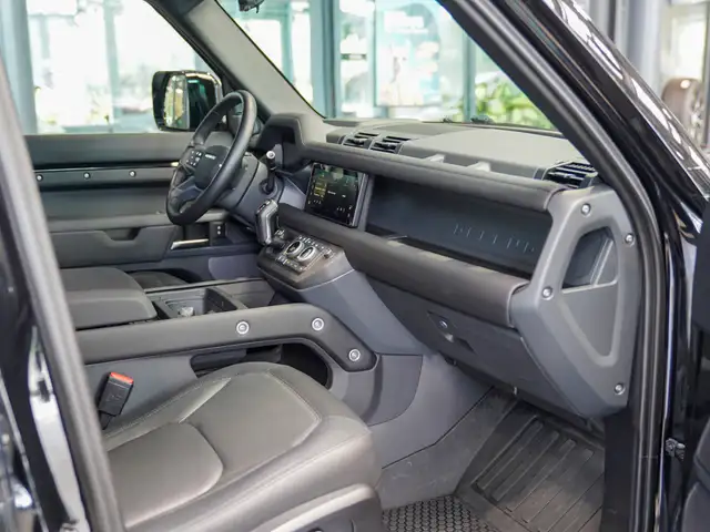 Land Rover Defender view 8