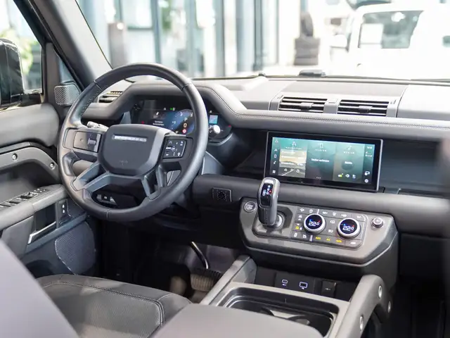 Land Rover Defender view 14