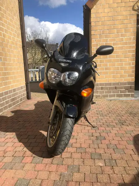 Suzuki GSF 750 - foto 4
