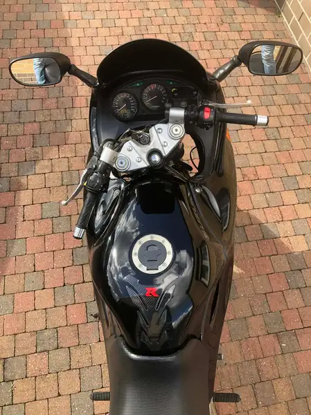 Suzuki GSF 750 - foto 3