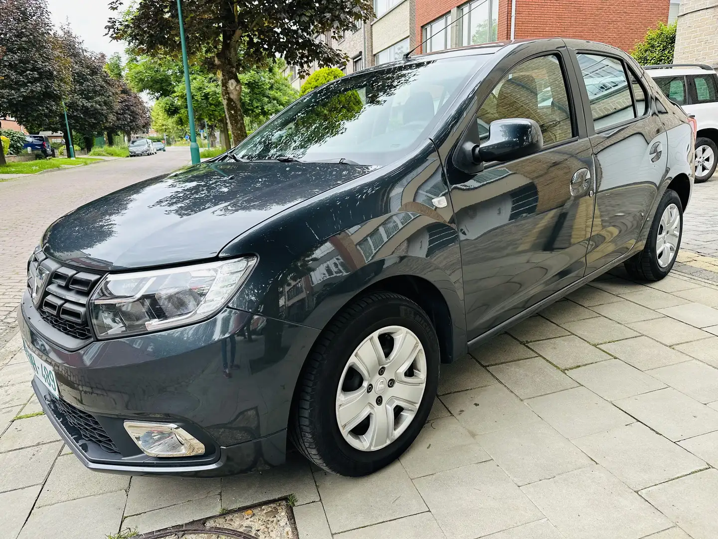 Dacia Logan 1.0i SCe ESSENCE AIRCO GPS 70.000KM 2019 6500€ siva - 1