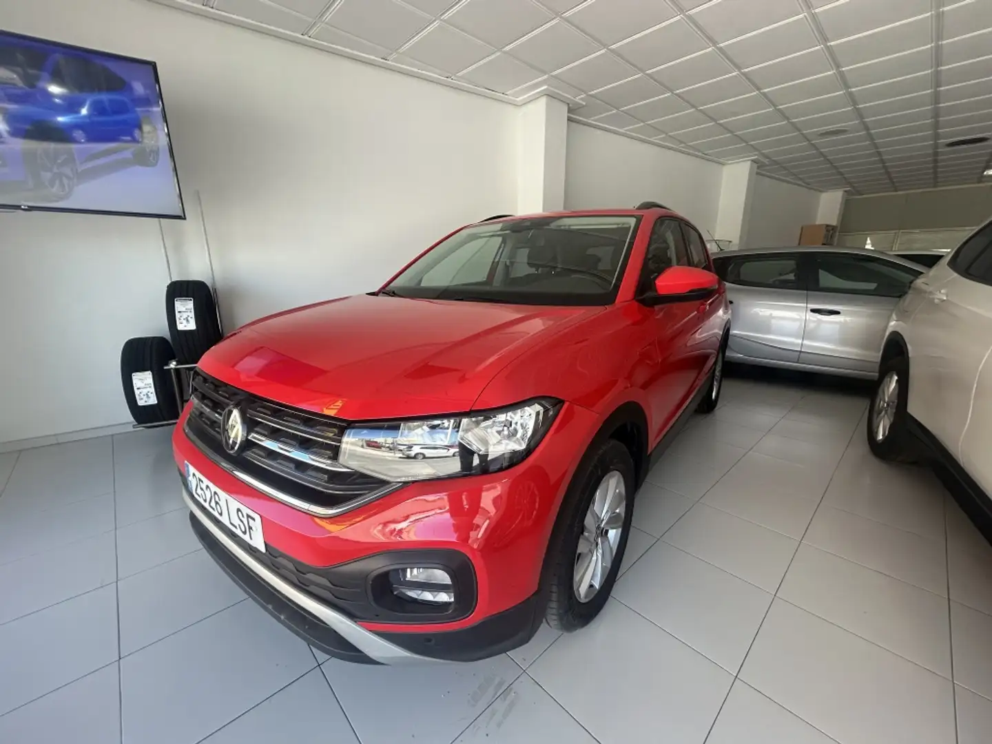 Volkswagen T-Cross 1.0 TSI Advance 81kW Rojo - 2