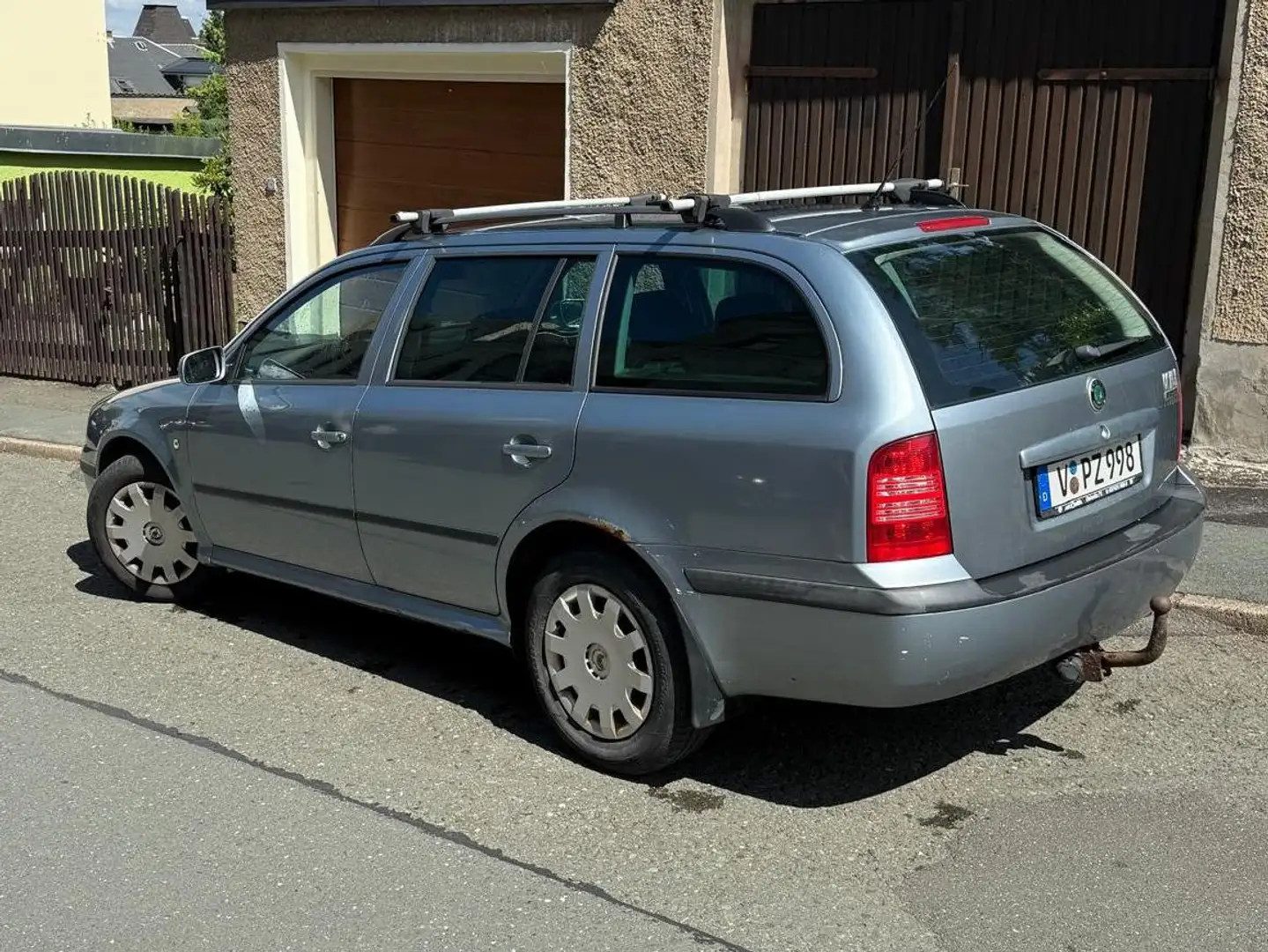 Skoda Octavia Octavia 1.6 Combi Ambiente Grau - 2