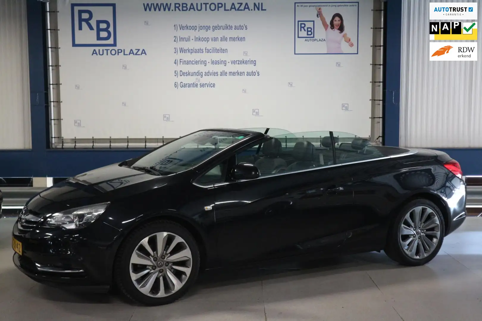 Opel Cascada 1.4 Turbo ecoFLEX Cosmo FULL SERVICE/ NAP/ 12 MAAN Zwart - 1