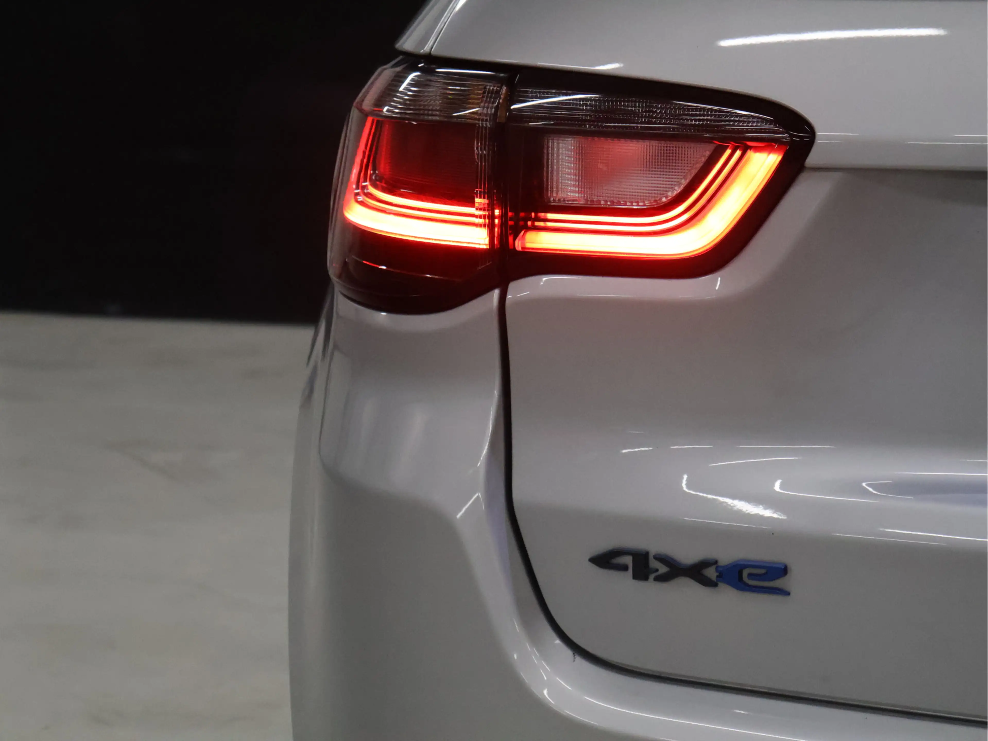 Jeep Compass 4xe 240 Plug-in Hybrid Electric S 4WD [APPLE CARPL — photo 26